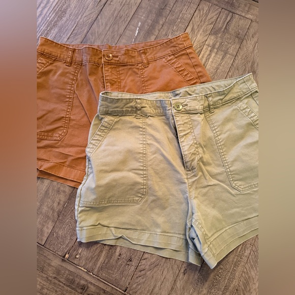 Old Navy Pants - Bundle of 2 Old Navy Shorts, size 10.
